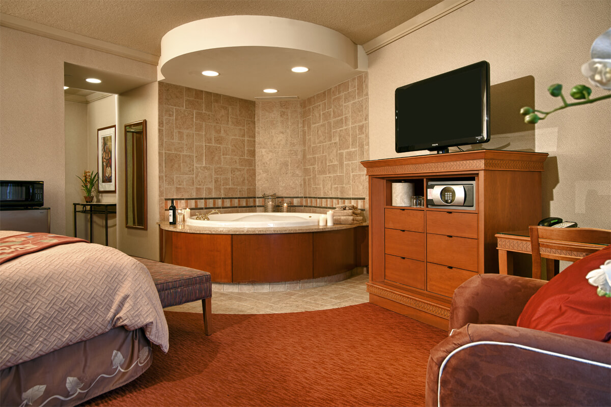 Jacuzzi Swim Up Hotel Rooms